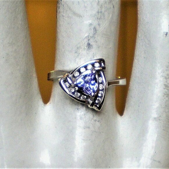 Vintage Solid 14K 585 White Gold Tanzanite 0.18CT Diamond Cluster Halo Ring P - Picture 5 of 8